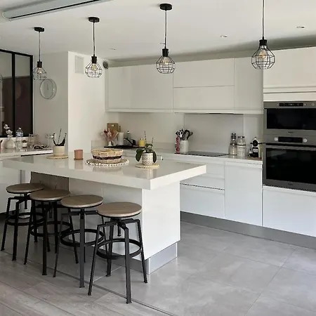 Appartement - 4 Persons - 10 Minutes To Beaches - Bright