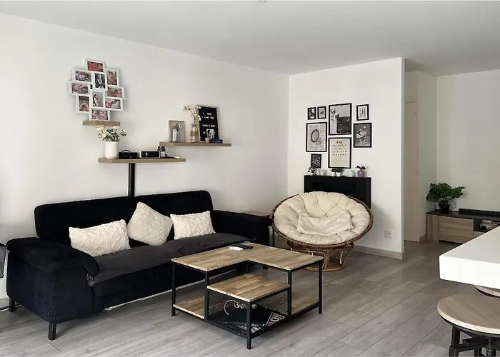 - 4 Persons - 10 Minutes To Beaches - Bright Appartement