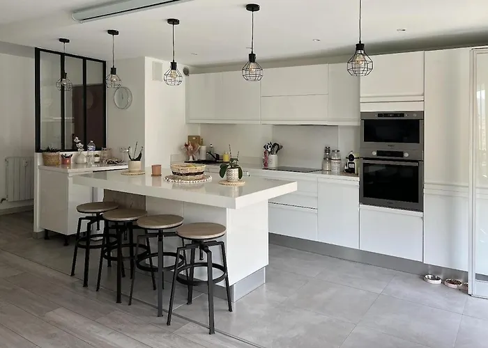 Appartement - 4 Persons - 10 Minutes To Beaches - Bright